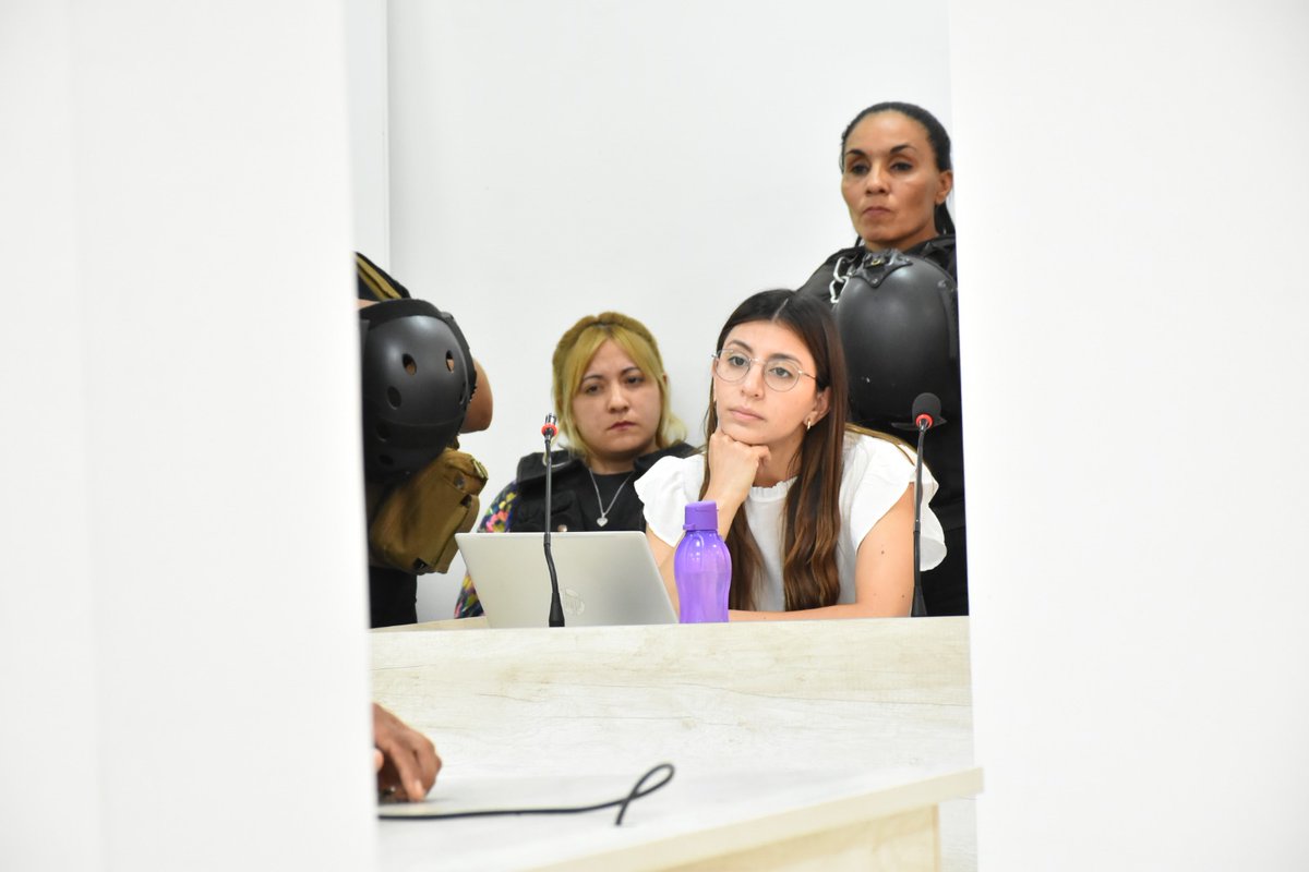 ⚖𝗧𝗲𝘀𝘁𝗶𝗺𝗼𝗻𝗶𝗼 𝗿𝗲𝘃𝗲𝗹𝗮𝗱𝗼𝗿𝗲𝘀 𝗲𝗻 𝗲𝗹 𝗷𝘂𝗶𝗰𝗶𝗼 𝗽𝗼𝗿 𝗹𝗮 𝗺𝘂𝗲𝗿𝘁𝗲 𝗱𝗲 𝗭𝗼𝗲⚖
📃El juicio avanza con nuevos testimonios sobre el entorno familiar y social de la niña. #Justicia #Zoe #CámaraTerceraEnLoCriminal
➡justicialarioja.gob.ar/index.php/typo…