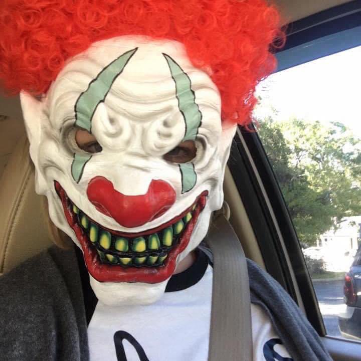 MrsEmilyFinch's tweet image. I was just thinking about the time I picked our oldest two up from middle school like this…
They got in the car with someone else. 🤷🏼♀️😂🤡