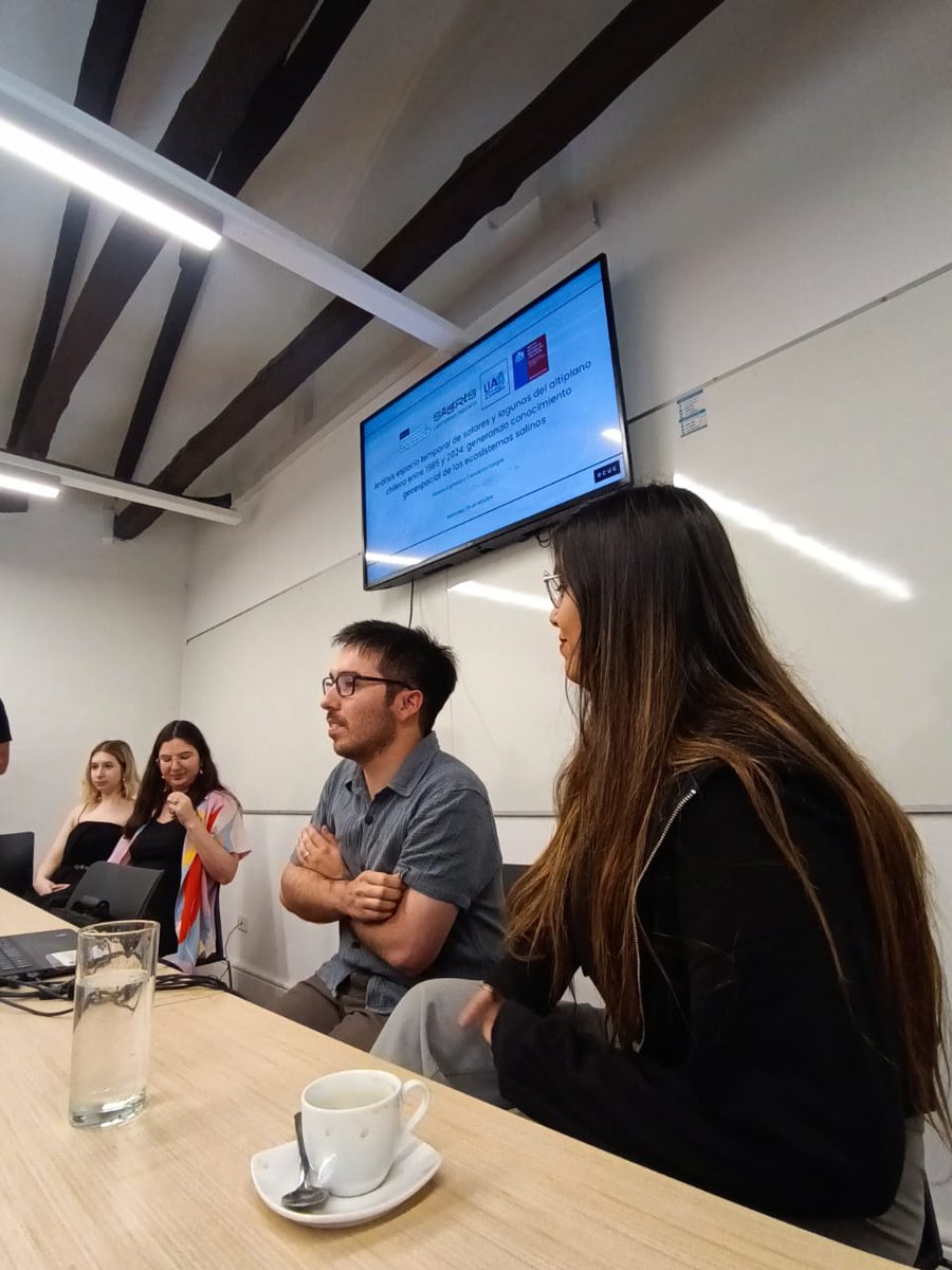 ocuc_cl's tweet image. En el seminario "Microclimas Urbanos y Confort. Estado del Arte y Métodos" Presentamos técnicas de análisis de imágenes satelitales que hemos estado usando en los salares.

@ARQ_UC
@FADEU_UC 
@Ieut
@Salares_lab