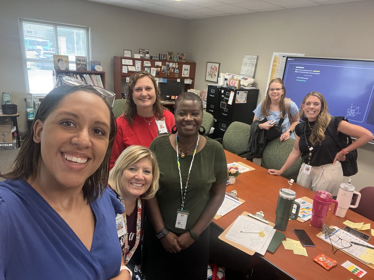 AHodgesLISD's tweet photo. Such an excellent way to start the day! Team @JimPlain came together to talk Deeper Learning by subject area. I wish I had photoshop skills to add Russell and Madi who left before the photo. Thank you all for your brilliant minds and excellent collaboration! #1LISD https://t.co/fNED5qnuil