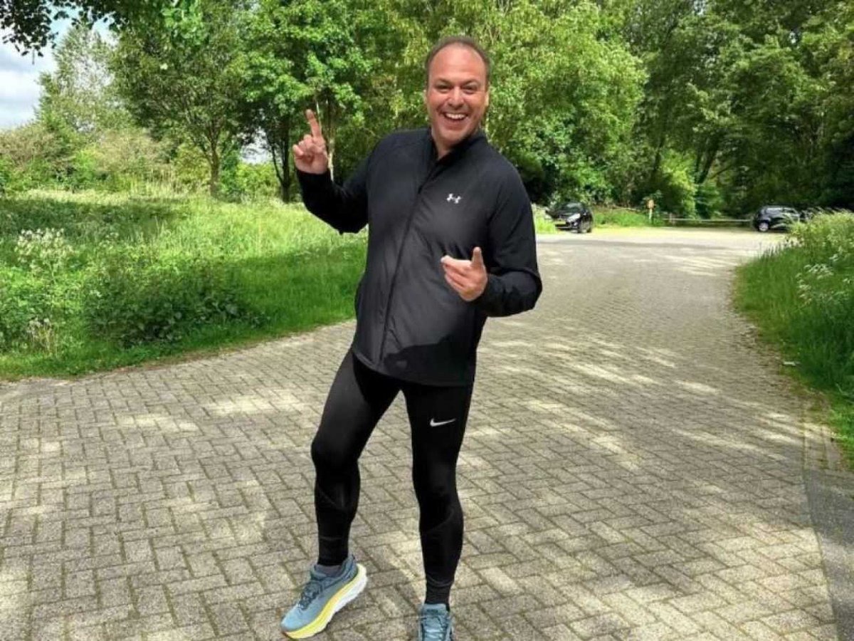 Frans Bauer heeft een ingrijpend besluit genomen: Op dinsdag was Frans Bauer te gast op de Nederlandse radiozender SLAM!. Daar vertelde hij dat hij een opvallend besluit had genomen. dlvr.it/TFtqyZ