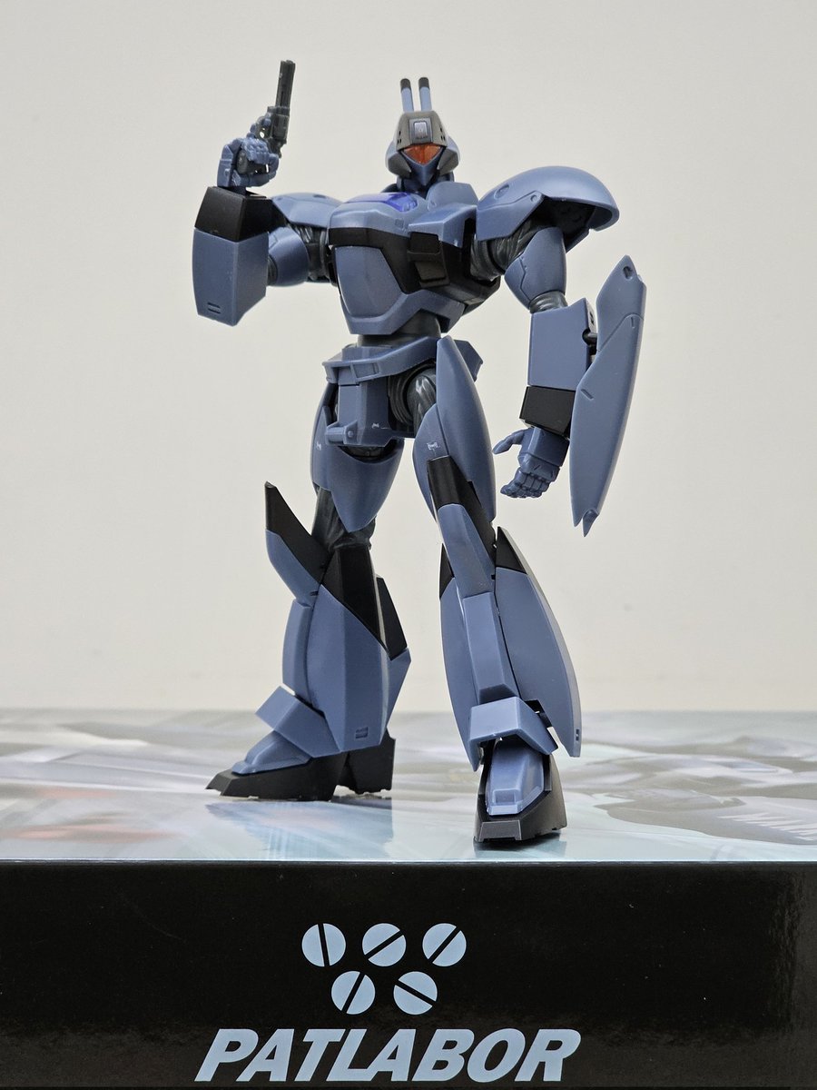 Steven_Patlabor's tweet photo. Goodsmile 1/60 AVS-98 Mark II Standard. I just found the side of the box is quite good as a stage.
Two down one to go. 😀
#パトレイバー模型部 #goodsmile https://t.co/bGrlEiBSEt