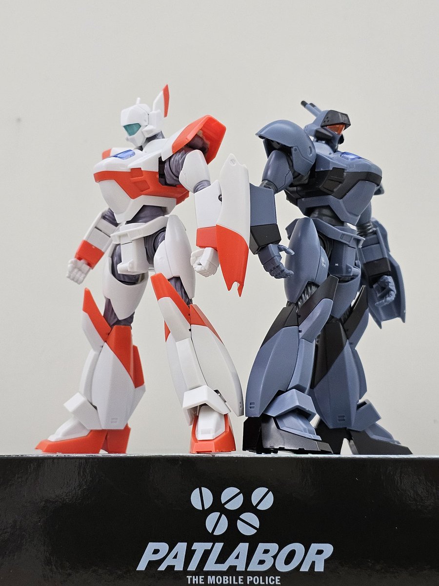 Steven_Patlabor's tweet photo. Goodsmile 1/60 AVS-98 Mark II Standard. I just found the side of the box is quite good as a stage.
Two down one to go. 😀
#パトレイバー模型部 #goodsmile https://t.co/bGrlEiBSEt