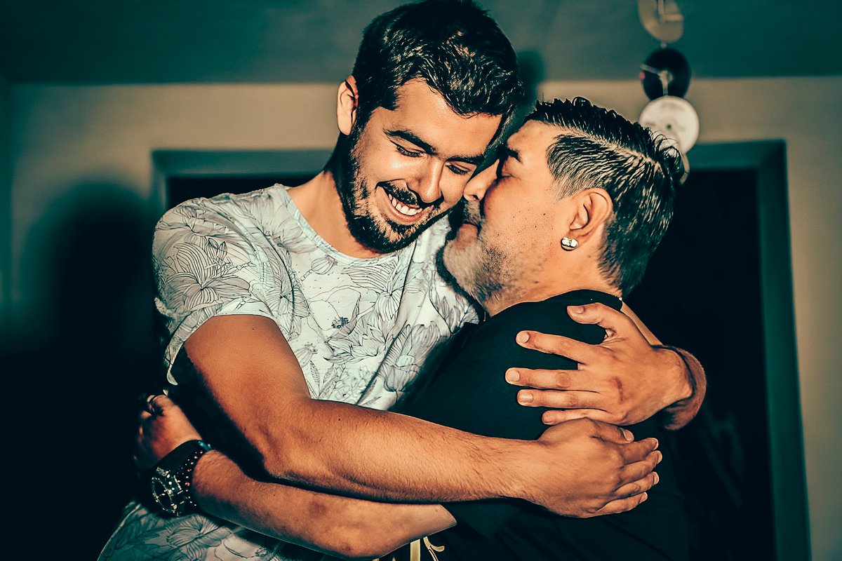 MatiPelliccioni's tweet photo. Feliz cumpleaños Diego. Te agradezco por todo cada día de mi vida. Fuiste muy generoso conmigo y ese será mi orgullo hasta el último día. La nota eterna (en un ratito la repasamos en @Liberotyc), ese abrazo, un audio de la nada y tantas otras cosas más. Amor inmortal. 🔟💙🥹 https://t.co/X1VxmrUAOF