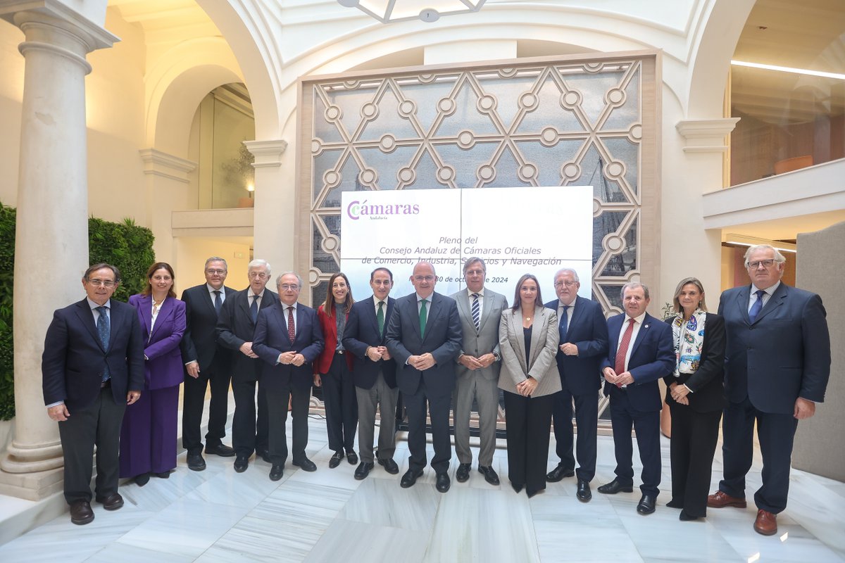 Cámara de Comercio de Málaga (@camara_malaga) on Twitter photo 📸 El presidente de la Cámara de Comercio de Málaga, José Carlos Escribano, ha recibido al Pleno del <a href="/CCAndalucia/">Cámaras Andalucía</a>, que se ha reunido este miércoles en la sede malagueña. 📸 El presidente de la Cámara de Comercio de Málaga, José Carlos Escribano, ha recibido al Pleno del <a href="/CCAndalucia/">Cámaras Andalucía</a>, que se ha reunido este miércoles en la sede malagueña.
