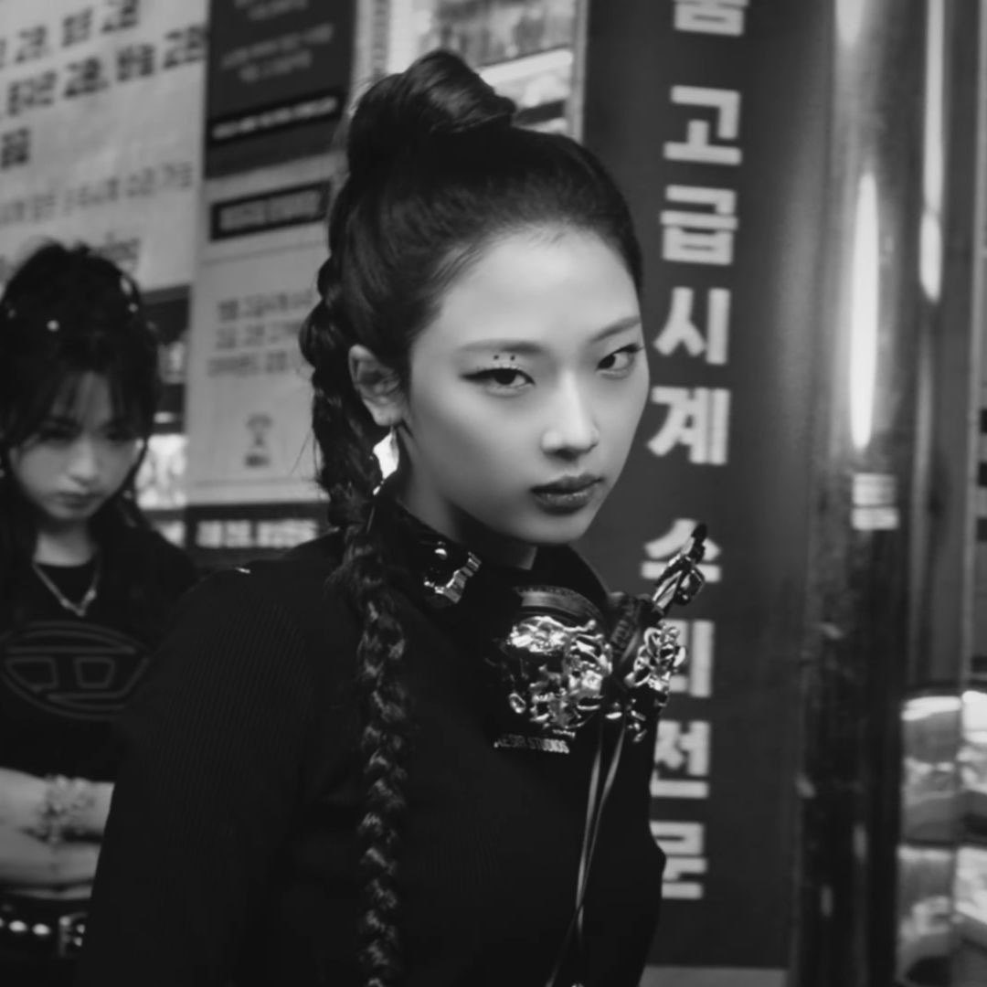 LiLi 춤 tweet media