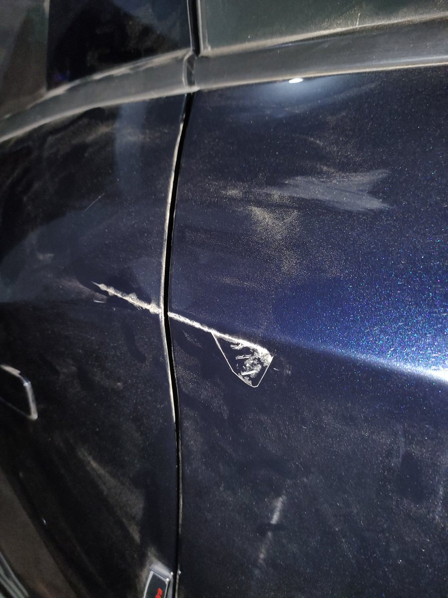 Anujtripathi_19's tweet photo. @anandmahindra @Mahindra_Auto @MahindraXUV700 Told them to repair the ppf bubbles they patched it didn't replace the ppf and now my car looks more worse than before @anandmahindra @Mahindra_Auto @MahindraXUV700 https://t.co/iw4IEvYyZD