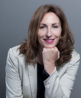 Como ya os dijimos la gala va a ser destacada por la participación auténticos profesionales de las artes y la escena. Vamos a ir descubriendo sus nombres.

PEPA CASTILLO (Directora, productora y actriz).

Licenciada en Interpretación Textual y Dirección Escénica (+)