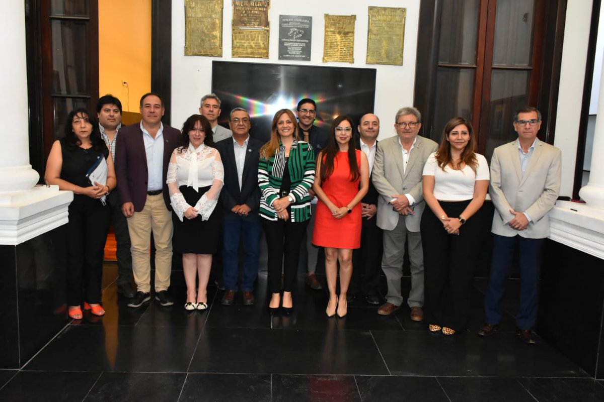 Representantes de los tres Poderes impulsan la mediación comunitaria como alternativa a la judicialización de conflictos. La Legislatura, Justicia y Gobierno, trabajan en herramientas conciliadoras que beneficie a la sociedad y al sistema de justicia. #Mediación #TrabajoEnEquipo