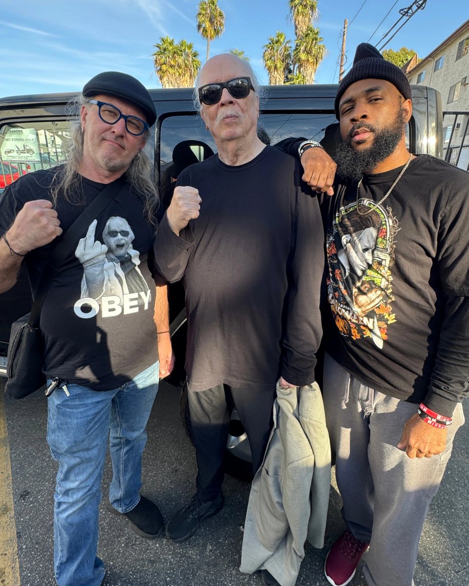 Tweezy (@tweezy9o4) on Twitter photo Kickin' it with the "Dreamteam" to celebrate the 10th anniversary of John Carpenter's Tales For A HalloweeNight at <a href="/GAppleComics/">Golden Apple Comics</a>.
Photo cred: <a href="/wyntermitchell/">๐ฅ ๐ with a Y ๐ ๐ฅ</a>
Halloween shirt by : <a href="/CAVITYCOLORS/">CAVITYCOLORS ๐</a>
OBEY shirt by: <a href="/stormkingcomics/">Storm King Comics</a>
#Halloween #dreamteam #GoodTimes Kickin' it with the "Dreamteam" to celebrate the 10th anniversary of John Carpenter's Tales For A HalloweeNight at <a href="/GAppleComics/">Golden Apple Comics</a>.
Photo cred: <a href="/wyntermitchell/">๐ฅ ๐ with a Y ๐ ๐ฅ</a>
Halloween shirt by : <a href="/CAVITYCOLORS/">CAVITYCOLORS ๐</a>
OBEY shirt by: <a href="/stormkingcomics/">Storm King Comics</a>
#Halloween #dreamteam #GoodTimes