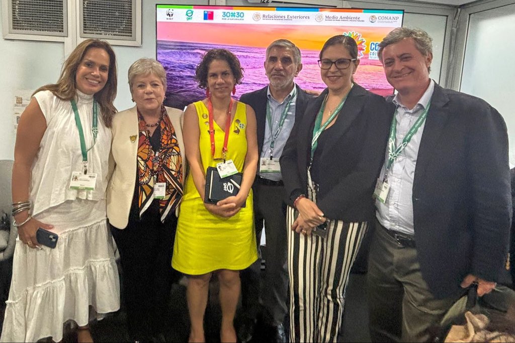 Alicia Bárcena (@aliciabarcena) on Twitter photo Fructífera jornada en la <a href="/COP16Oficial/">COP16 COLOMBIA 🇨🇴</a>. Inspirador encontrarme hoy con jóvenes que están alzando su voz por un presente más justo y por un futuro más sostenible. También lo fue reencontrarme con colegas para refrendar el compromiso común con nuestro 🌎 y su protección. ¡Seguimos! Fructífera jornada en la <a href="/COP16Oficial/">COP16 COLOMBIA 🇨🇴</a>. Inspirador encontrarme hoy con jóvenes que están alzando su voz por un presente más justo y por un futuro más sostenible. También lo fue reencontrarme con colegas para refrendar el compromiso común con nuestro 🌎 y su protección. ¡Seguimos!