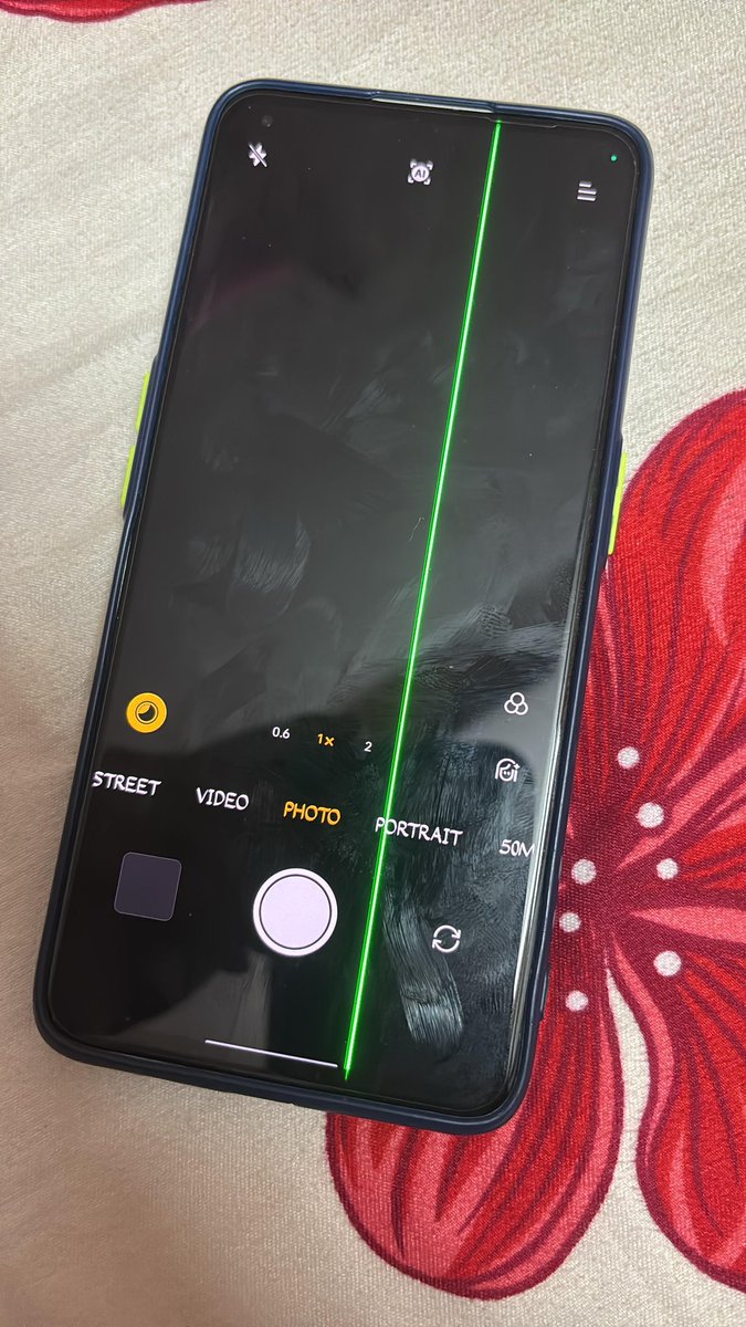 chrisaugus98's tweet photo. Faced green line issue on my 2 year old realme GT2 pro, there is not even a single scratch on my phone, need support @realmeIndia  @realmecareIN 

@iamprasadtech

#needsupport
#prasadtechintelugu
#realmegt2pro 
#realme 
#realmesupport
#GreenLine https://t.co/fTqbq2ul3N