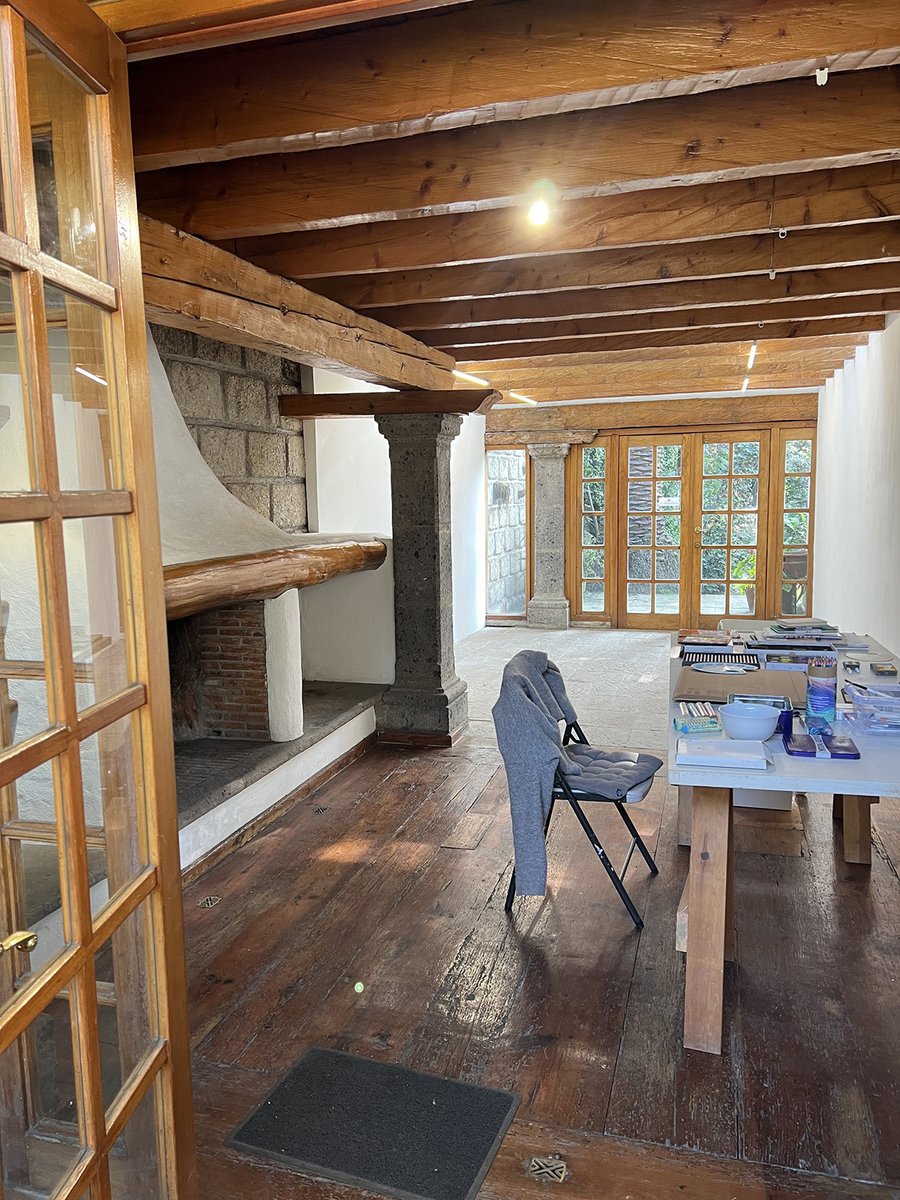 _illustrationX's tweet image. Georgie Stewart has embarked on an inspiring artist residency at Casa Lu Sur in Mexico, where she will spend a month creating a new body of work.

Read the story: ow.ly/6iY450TW0QJ

#WEAREILLUSTRATIONX #Mexico #artistresidency #painterly #colourful #GeorgieStewart