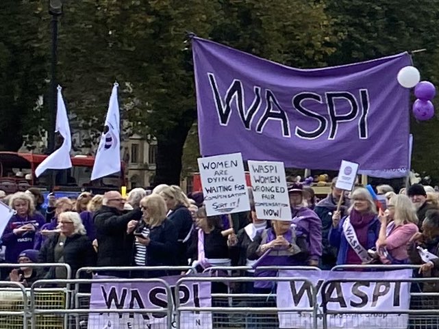 CllrDraper's tweet image. Well done to Women Against State Pension Inequality (WASPI).
A great turnout at their demonstration today on Budget Day calling for pension justice for all 1950s born women.
#Solidarity
@WASPI_Campaign
@nannyfof4 
@annedwardsrl13
@mattdawber1
#fairandfastcompensation 
#WeFightOn