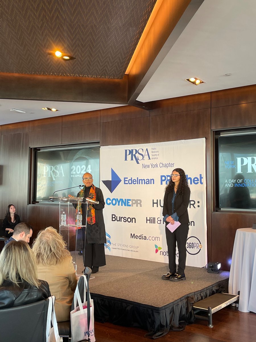 Lynne Scott Jackson, Excellence in Mentoring award recipient, awards Layla, this year’s Art Stevens Scholarship recipient. 👏🏼 Congratulations! 

#BigAppleAwards #PRSA