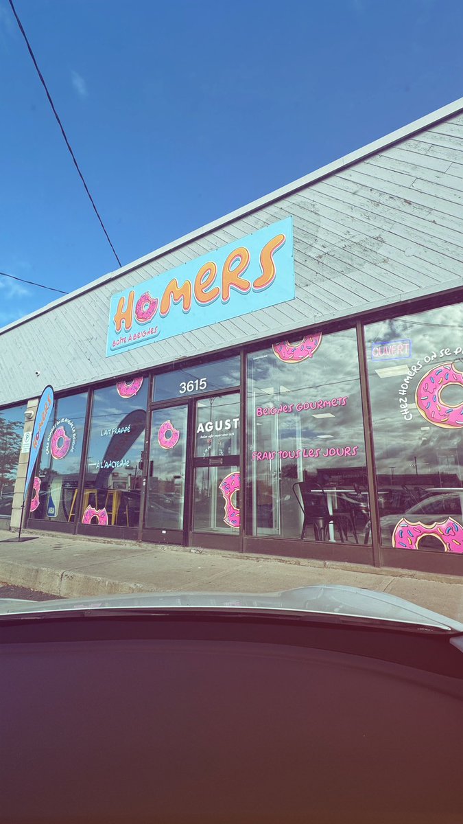 La_JennyLove's tweet image. No podía fallar mi foto en la tienda de la caja de donas de Homero que acaban de abrir cerca de mi casa. ✨

#canada_life🇨🇦 #montreal #girlsintech #devgirl #programacion #lajennylove #humor #development #fyp #parati #lajennylove