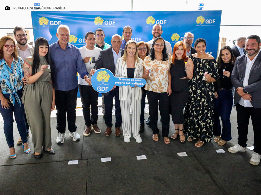 PDNewsBR's tweet image. Mais 40 famílias conquistam o sonho da casa própria no Riacho Fundo II

politicadistrital.com.br/mais-40-famili…

#CASAPRóPRIA #CELINALEãO #CODHAB #RIACHOFUNDO