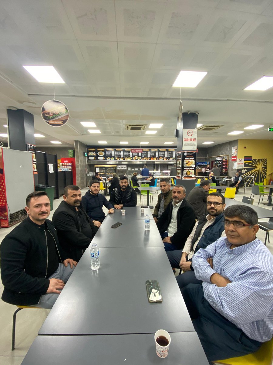 İlçe başkanımız <a href="/ihakdekan/">İbrahim Hakan DEMİRKAN</a>, ilçe yöneticilerimiz ile birlikte İlçe Yönetim Kurulu Üyemiz Mustafa ZİREK’in tedavi gören annesi için geçmiş olsun ziyaretinde bulundular. 

Allah şifa versin.