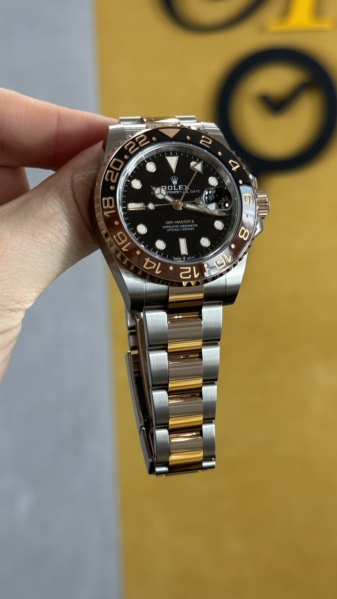 chronofinder's tweet photo. Rolex GMT-Master II 126711CHNR “Root Beer” https://t.co/0e1WEjtyPQ