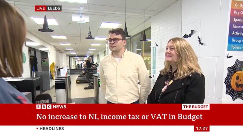 Good Things Foundation (@goodthingsfdn) on Twitter photo And we're live on <a href="/BBCNews/">BBC News (UK)</a> with <a href="/helenmilner/">Helen Milner</a>'s reaction to today's 'Invest' #Budget2024
"Investment in public services drives growth. I welcome tech driving better, more efficient, more convenient public services. I'm hoping down the line we see investment in digital inclusion." And we're live on <a href="/BBCNews/">BBC News (UK)</a> with <a href="/helenmilner/">Helen Milner</a>'s reaction to today's 'Invest' #Budget2024
"Investment in public services drives growth. I welcome tech driving better, more efficient, more convenient public services. I'm hoping down the line we see investment in digital inclusion."