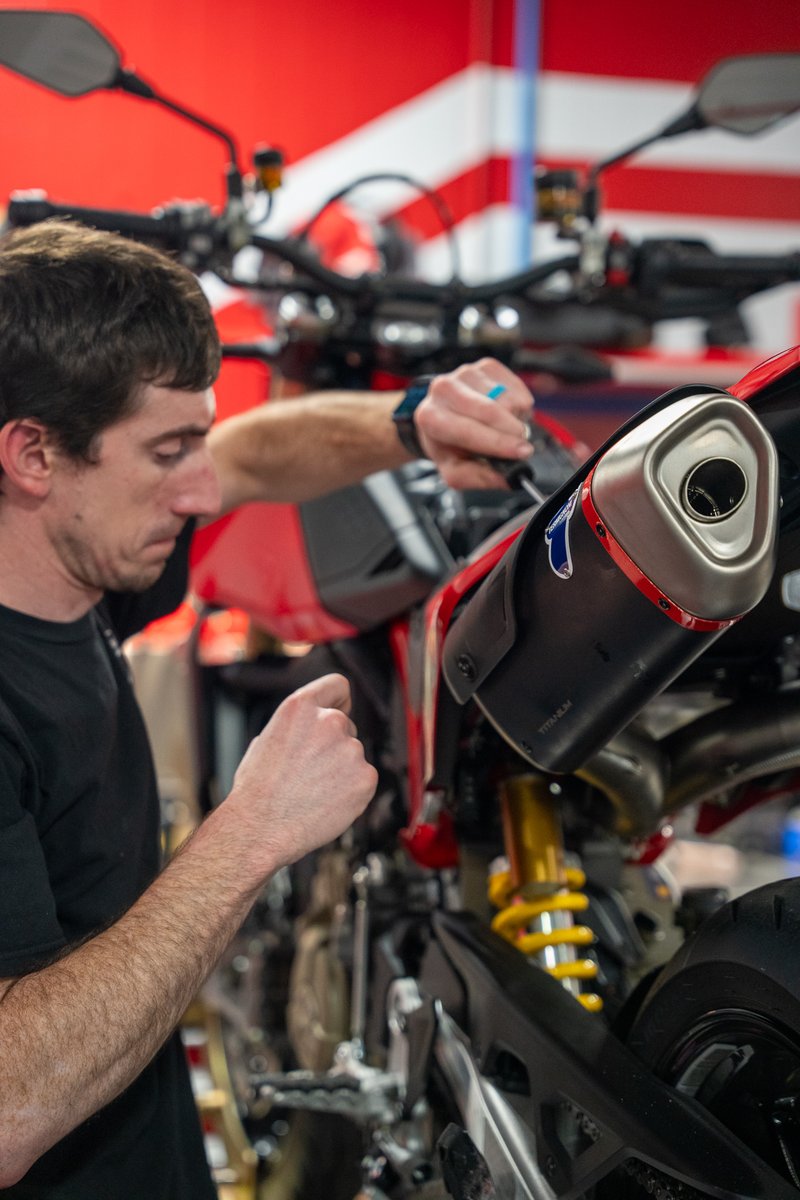 RahalDucati's tweet image. 🔧 Ready to make some noise? Just installed a @Termignoni_spa exhaust on a Ducati Hypermotard 698, built for the track! 🏁💨 Need track prep or custom mods? Our certified tech have you covered! 🏍️
 317) 350-2030
Service@Rahalducati.com 
#Ducati #TrackPrep #Termignoni
