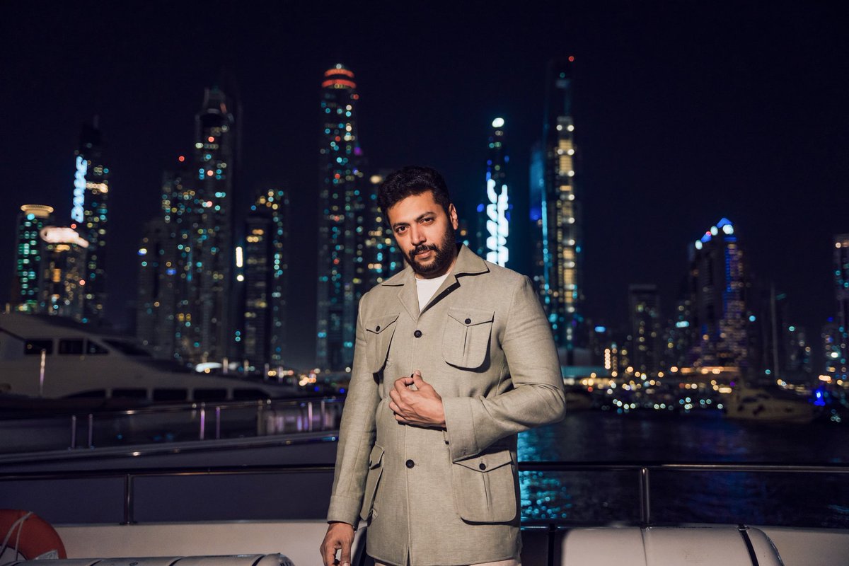 KollywoodCinima's tweet photo. Actor @actor_jayamravi with the vibrant backdrop of #Dubai during #Brother promotions ❤
#BrotherDiwali #BrotherPromotions
@proyuvraaj https://t.co/7H5PC1moBH
