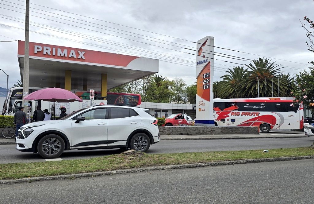 LaSuprema961's tweet photo. #ATENCIÓN Varias gasolineras están sin Diesel, Petro comercial dejó de despachar desde la terminal #Cuenca. https://t.co/9kvoqgdzcG