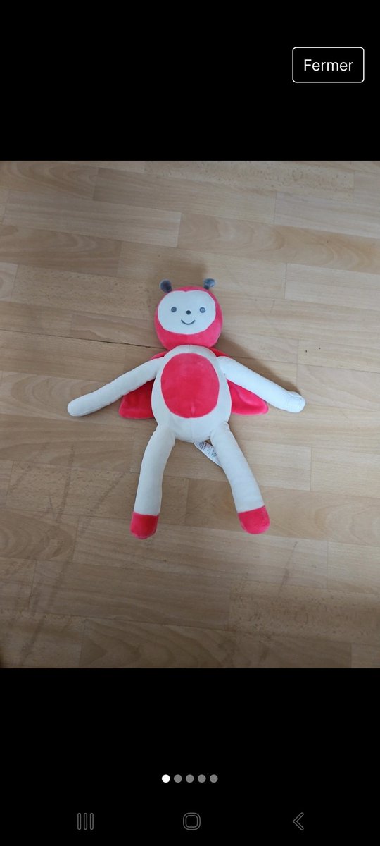 Ingria83's tweet photo. El pasado domingo 27 de octubre mi hija de 2 años perdió su muñeca en #Aranjuez, creemos que en el Palacio. Si alguien la encontró, no tiene nada de valor económico pero mucho sentimental. Twitter, haz tu magia... https://t.co/DC2VtnmJzf