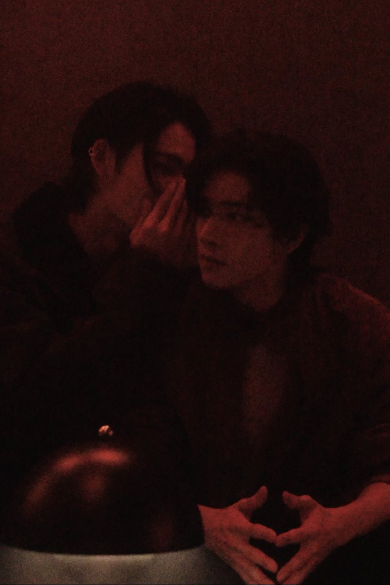white_heart_24's tweet photo. 이게뭐예요…? https://t.co/1RqDQoHaJX
