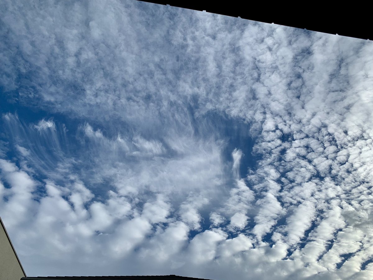 kkkfff1234k's tweet photo. もう辞めて下さい 被災地被害者を作らないで欲しい
3枚目の写真 今日 家の窓から撮りました  ゾッとします
台風12号に手を加えたのでは⁈
#HAARP https://t.co/zimkG3gbKH