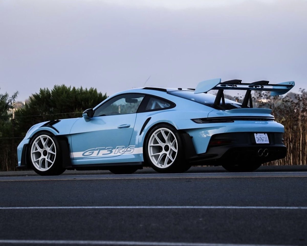 PorscheCIub's tweet photo. Paint-to-Sample Gulf Blue 992 GT3 RS https://t.co/pidWh2m5BA