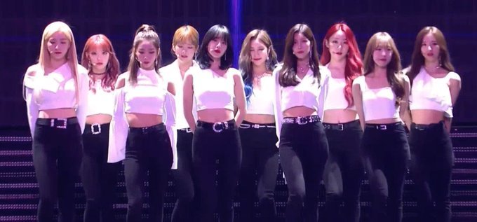 재계약 한거야!? 안한거야!?

                                                  ...했지

안했잖아!!! 컴백안하잖아!!!

                                             ...안..했지?

재계약했다매!!!