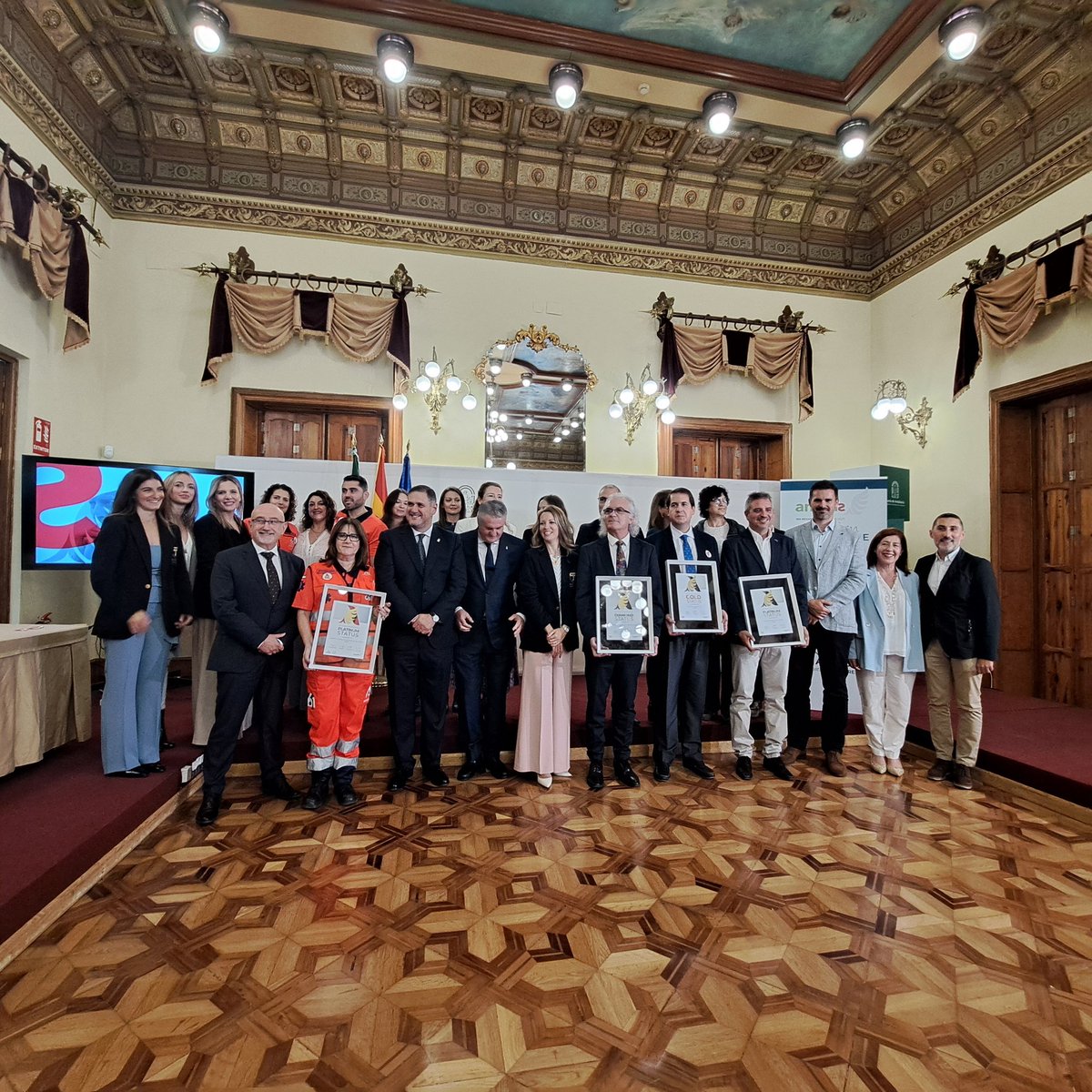 El #HUnivPoniente ha sido reconocido durante el acto, por su compromiso e implucación en mejorar la atención a pacientes con ictus, junto al resto de hi
hospitales, distritos, servicios de at. extrahospitalaria y de Educación
#SomosPoniente 
<a href="/saludand/">Consejería de Salud y Consumo</a> <a href="/AlmeriaJunta/">AlmeríaJunta</a> <a href="/peacro/">PEDRO ACOSTA</a>