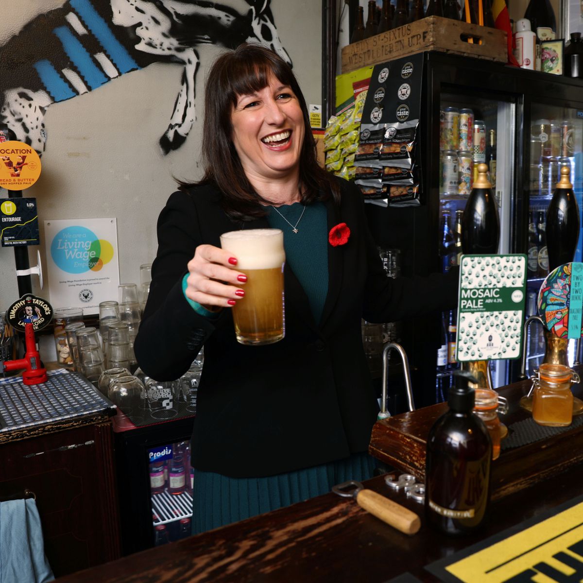 Cheers <a href="/RachelReevesMP/">Rachel Reeves</a> 🍻#Budget24