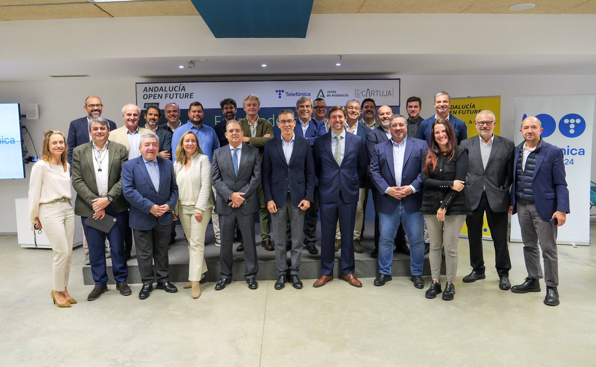 ambitoarq's tweet photo. Ayer asistimos a la jornada organizada por
@SevillaCityOne
en el hub de @OpenFuture_And, El Cubo Vuela.

Carlos Carbajosa Fernández, nuestro arquitecto director, asistió como uno de los Partners de #SevillaCityOne: https://t.co/E4sYceXup9… 

#ámbitoarquitectura https://t.co/Rbn2DZXKIb