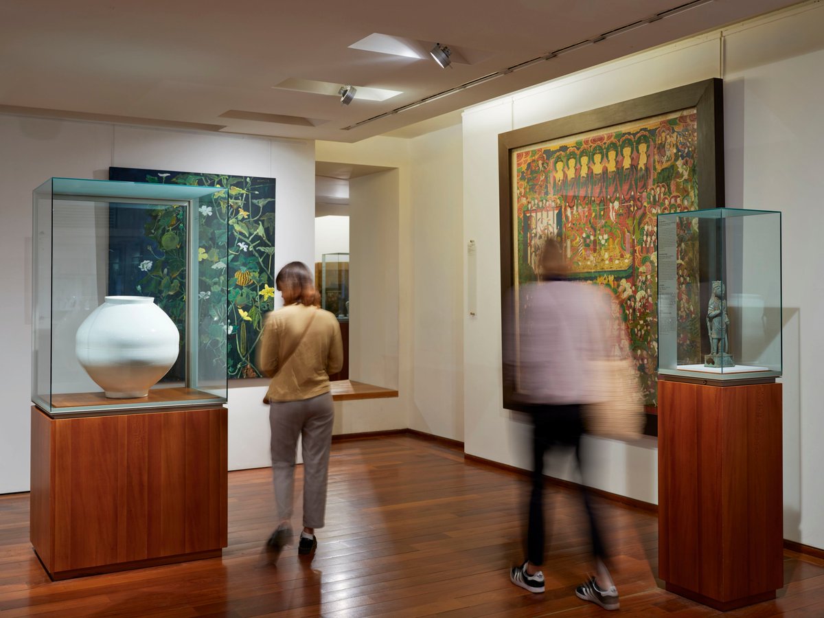 📆 Dimanche 3.11, l'entrée au musée Guimet est gratuite pour tous et sans réservation 🎉
Venez explorer les collections permanentes &amp; les expositions en cours :
✨ "L'or des Ming. Fastes et beautés de la Chine impériale (14e – 17e siècle)"
🐉 "Gardiens du Temps" de Jiang Qiong Er