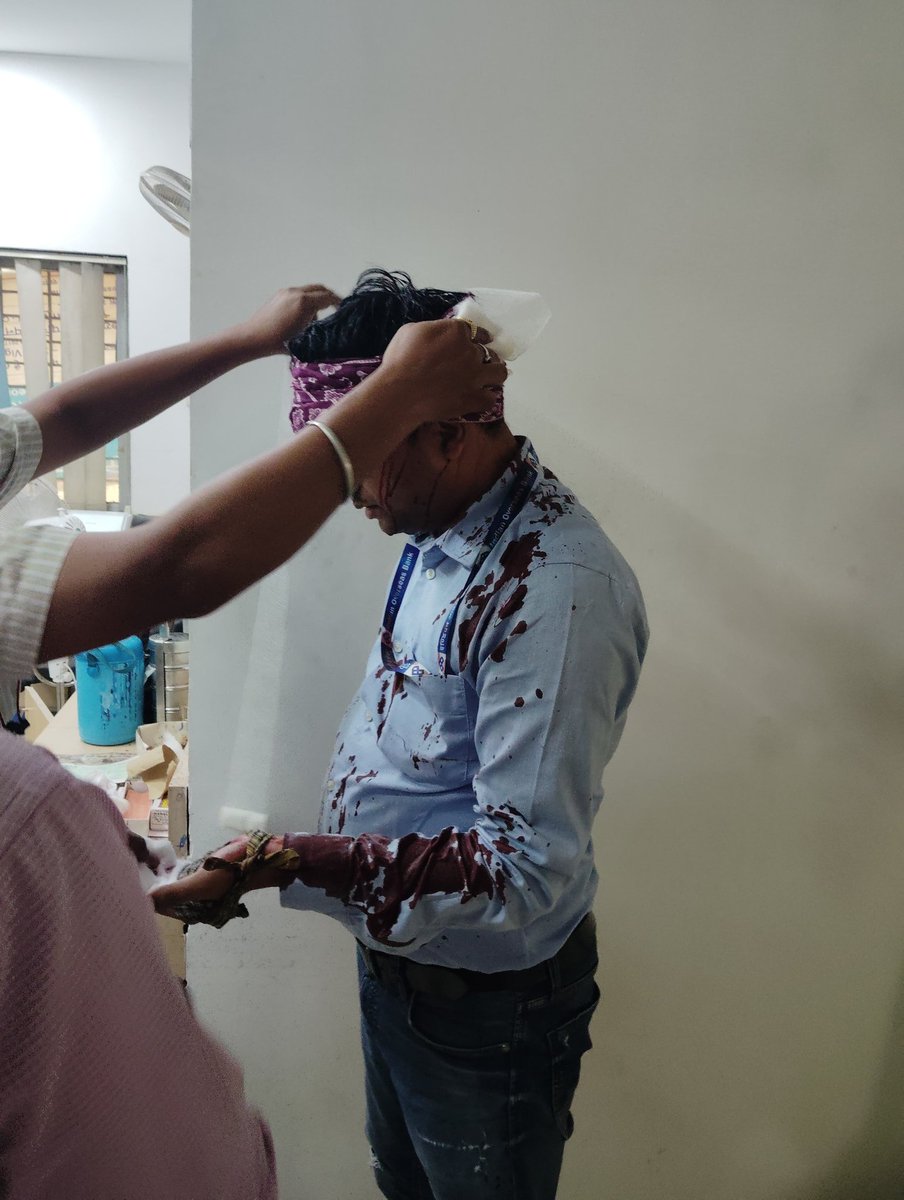 <a href="/ramshankarsingh/">बंजारा कवि 💙</a> <a href="/PMOIndia/">PMO India</a> <a href="/narendramodi/">Narendra Modi</a> <a href="/FinMinIndia/">Ministry of Finance</a> <a href="/DFS_India/">DFS</a> <a href="/CMOMaharashtra/">CMO Maharashtra</a> <a href="/DGPMaharashtra/">महाराष्ट्र पोलीस - Maharashtra Police</a> Ufbu Maharashtra condemns the attack on Mr. Ashish Kashyap Officer  <a href="/IOBIndia/">Indian Overseas Bank</a> . The issue has been  escalated to SLBC <a href="/mahabank/">Bank of Maharashtra</a> &amp; also to <a href="/ssaunik/">Sujata Saunik</a> <a href="/DGPMaharashtra/">महाराष्ट्र पोलीस - Maharashtra Police</a>  Government  of Maharashtra. Team <a href="/aiboc_ms1/">AIBOC Maharashtra State - 1</a> is at the locations and we are pursuing the matter at various  levels &amp;