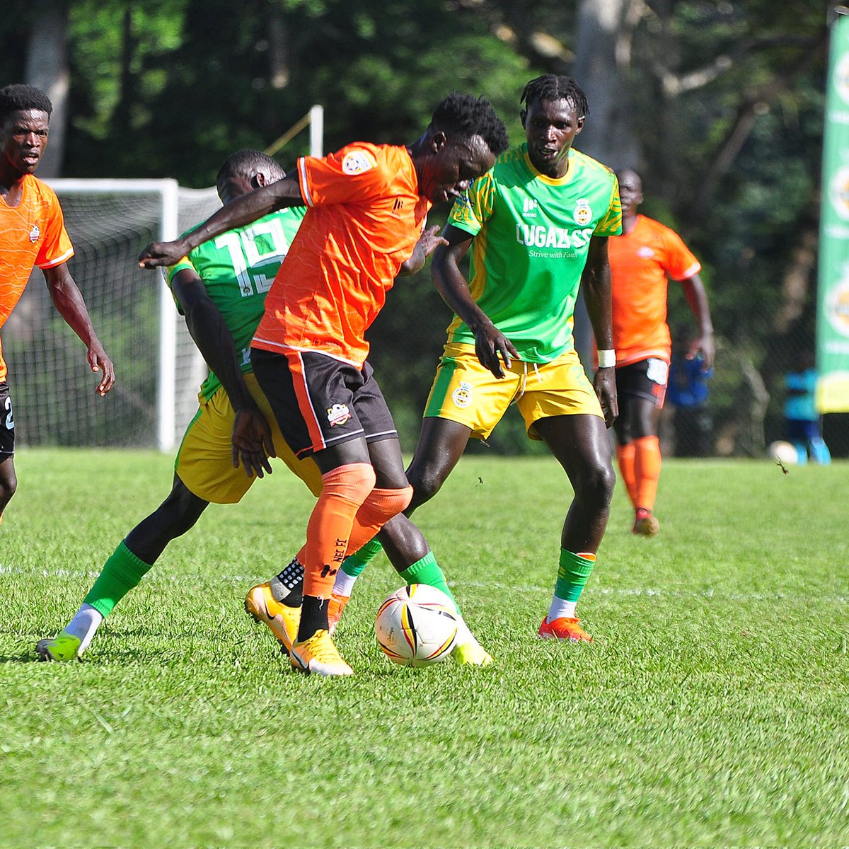 VBugerere's tweet photo. #UPLUpdates
25'
NEC enjoys the ball possession but no goal yet
@LugaziFC 0-0 @Nec_Fc
#VoBUpdates | #LivefromLugazi
@UPL @Jackshots24 https://t.co/lB7peJpEUq