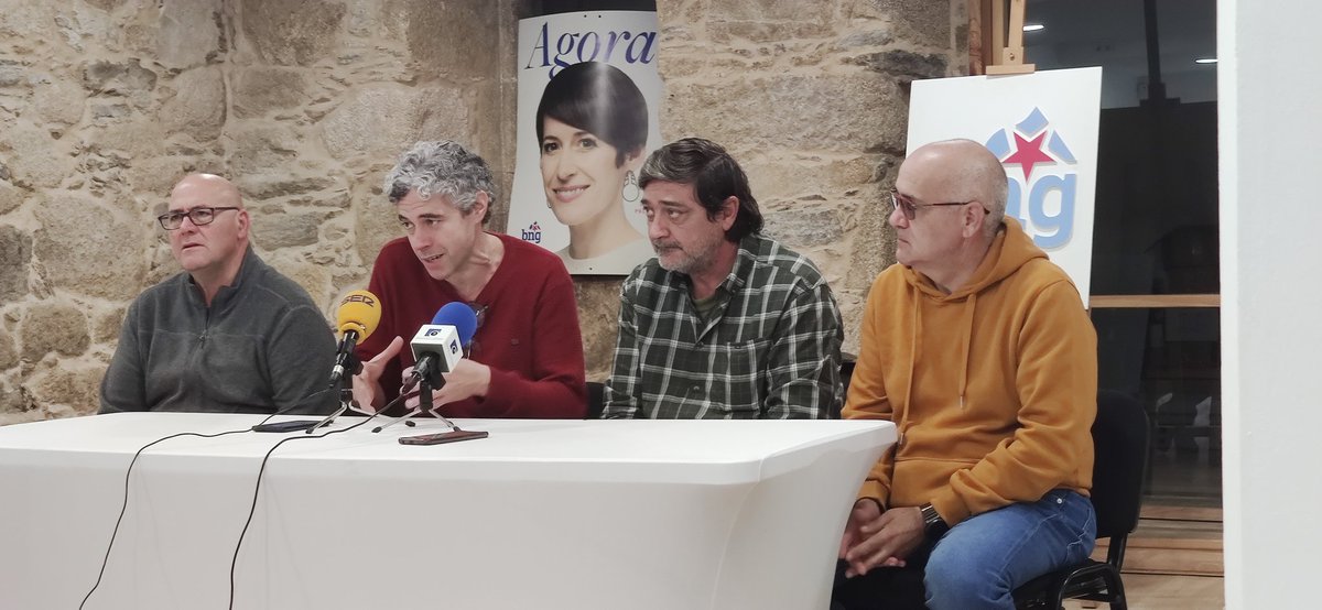 Hoy hemos estado en la rueda de prensa del <a href="/BNGFerrolterra/">BNG Ferrolterra</a> con <a href="/ivan_ferrol/">Iván Rivas</a> por la moción presentada por el <a href="/obloque/">BNG - Bloque Nacionalista Galego</a> para el pleno de  mañana de  <a href="/FerrolOficial/">Concello de Ferrol</a> .