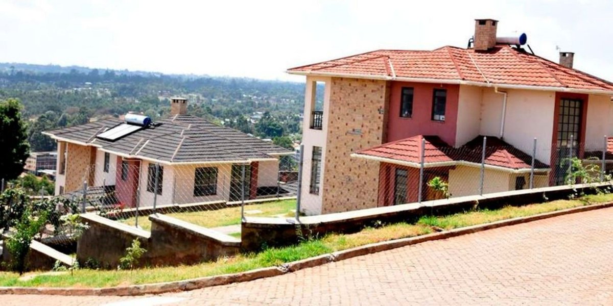 arkconsultantsl's tweet photo. TOWNHOUSES FOR SALE BY PRIVATE AUCTION!
Get in touch today to make your bid. These luxurious residences boast top-notch finishes in a tranquil neighborhood. Ideal for a lucrative investment or a family home for those looking to upscale their living. Call 0735 510 000/0742 095 891 https://t.co/wBu6dymuhU