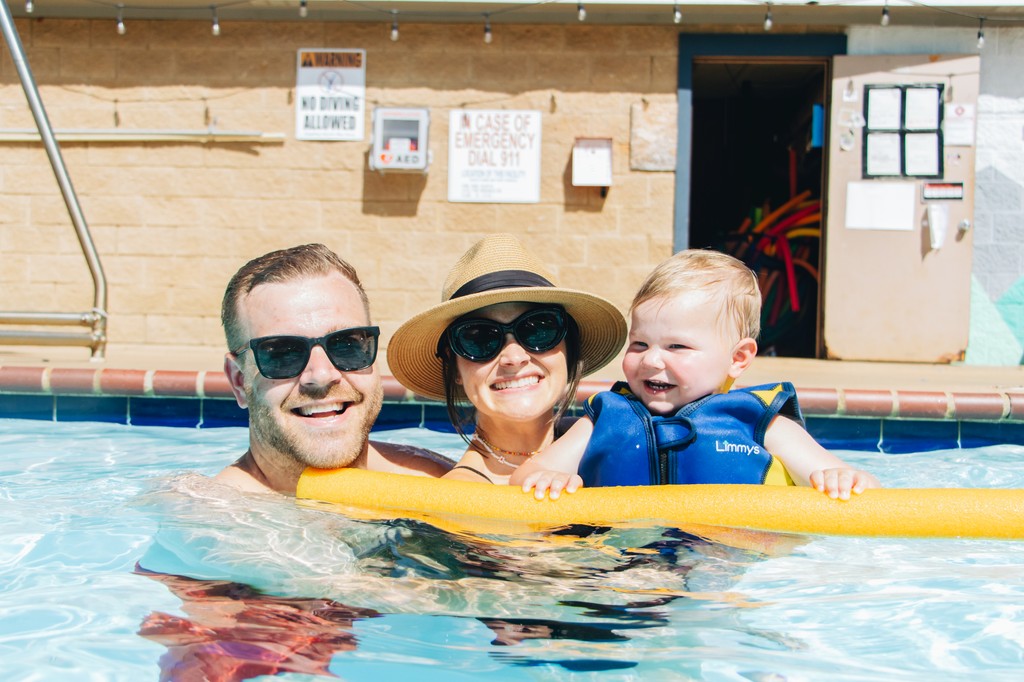 Nothing like a family pool day 🏊🏖️🍦🌞