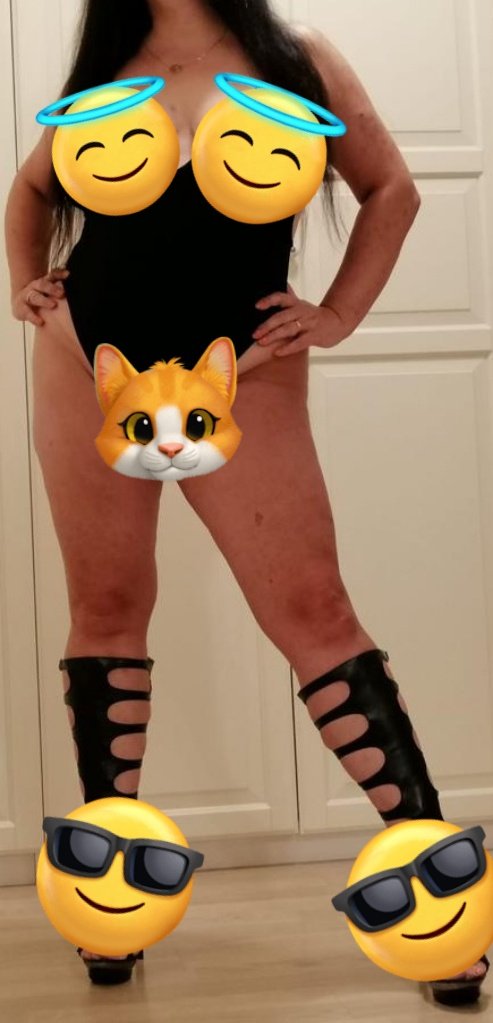 Footy_bootyqueen tweet media