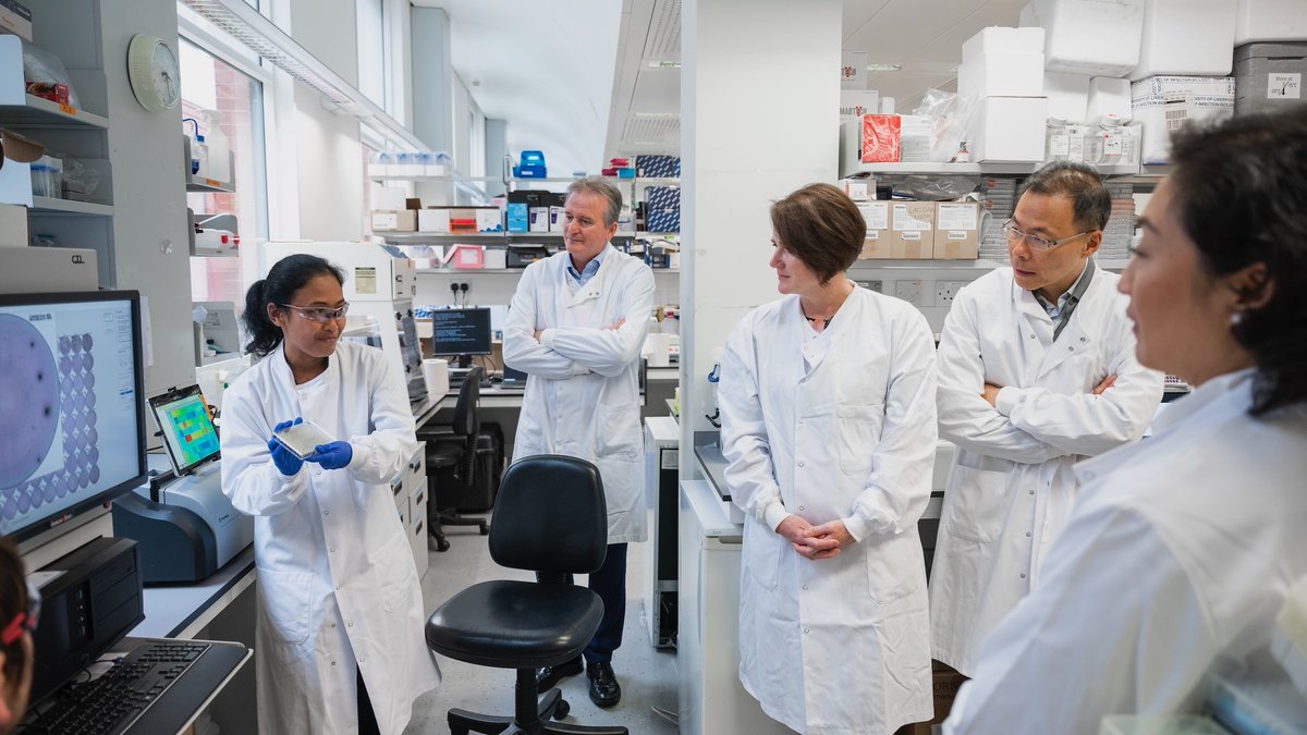 Pandemic Sciences Institute (@psioxford) on Twitter photo Our research is made possible thanks to the generous support of our funders. 
Earlier this month we welcomed colleagues from the Moh Family Foundation to share our latest research updates & celebrate the foundation’s support for pandemic science.
More 👇
psi.ox.ac.uk/news-and-opini… Our research is made possible thanks to the generous support of our funders. 
Earlier this month we welcomed colleagues from the Moh Family Foundation to share our latest research updates & celebrate the foundation’s support for pandemic science.
More 👇
psi.ox.ac.uk/news-and-opini…