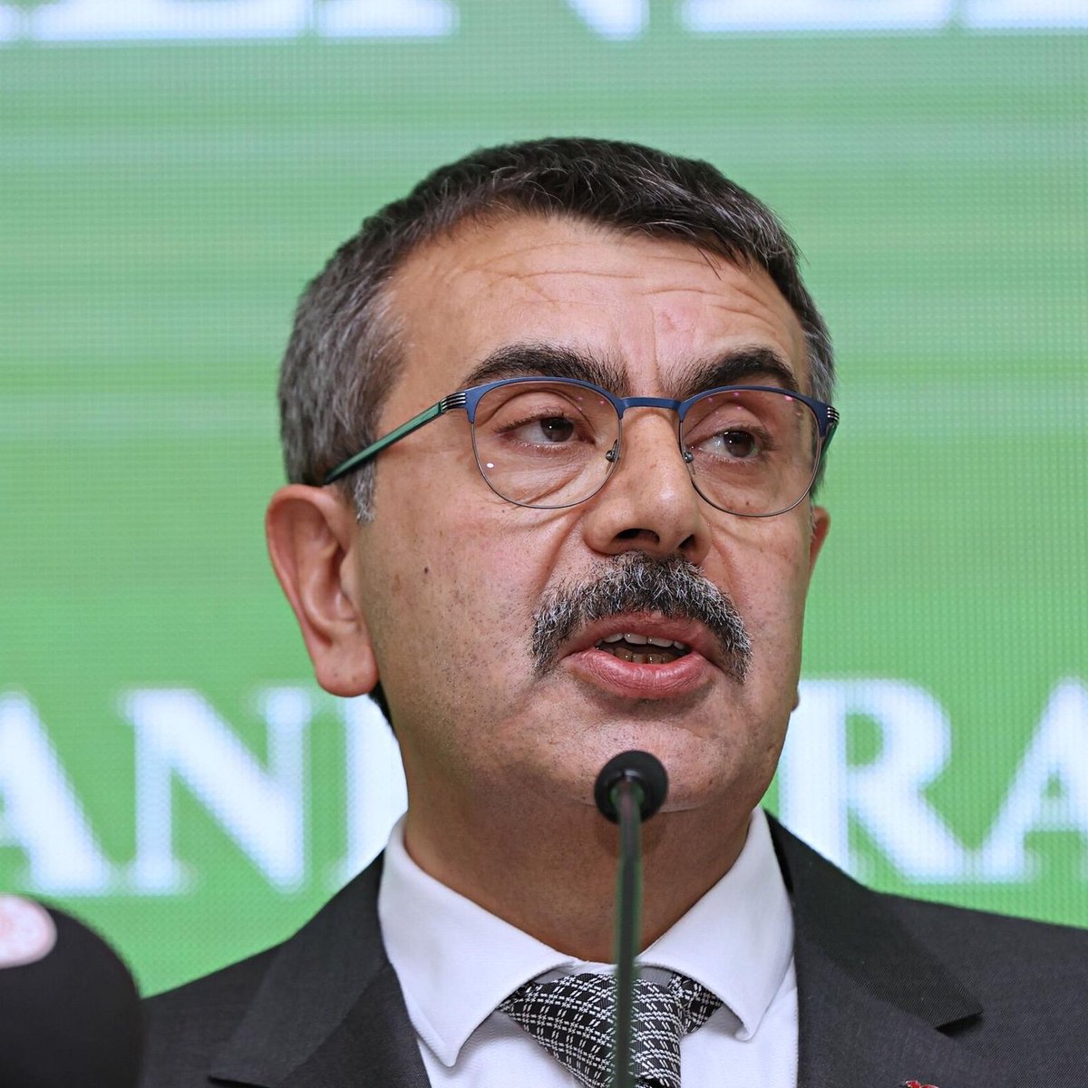 Milli Eğitim Bakanı Tekin: "Tek bir torpil, tek bir kayırma olmaksızın öğretmen mülakatlarını tamamladık."