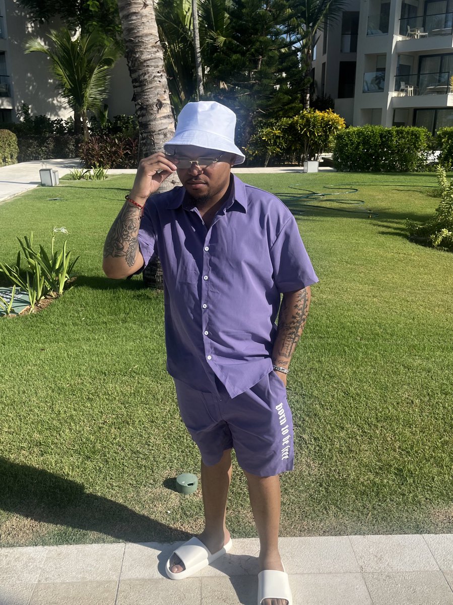 OnlyJayLovelace's tweet photo. I don’t need no B*tch I’m what the B*itches need 🌴💎

#new #upcomingartist #artist #dt #explorepage #drip #photoshoot #explore #viral #artistsoninstagram #photodump #dump #dominicanrepublic #vacation https://t.co/X0OUjcsT5W