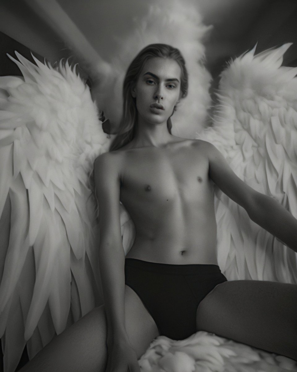 RoemService's tweet image. Seraphim 🪽