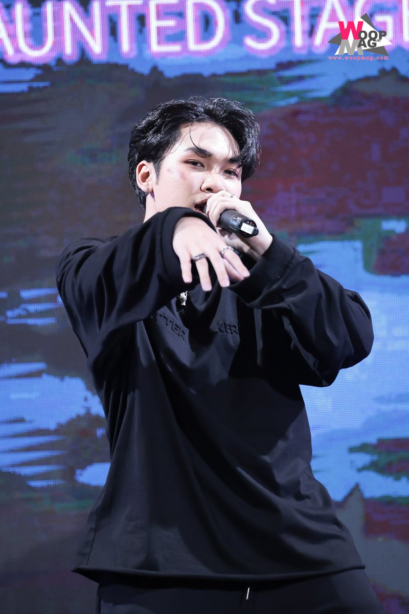 woopmag's tweet photo. #Folksong4MIX ในงาน 'Siam Center presents Death Becomes Us' ✨
#4MIX
#SiamCenterDeathBecomesUs
#YellowChannel #BangkokPride #Theldeaopolis #BetheFirst #Belnspired https://t.co/O57NXBncG8