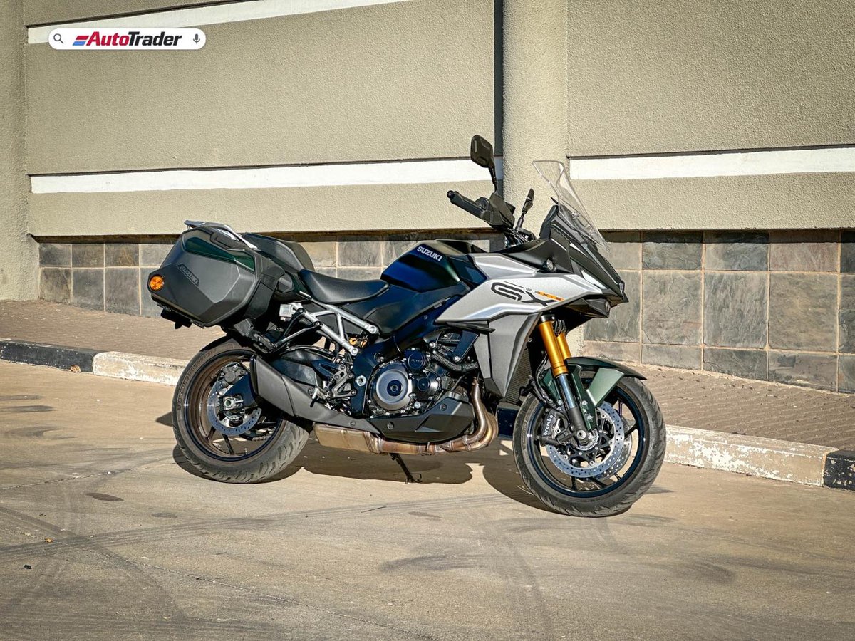 AutoTraderBike's tweet image. The 2024 Suzuki GSX-S1000 GX packs serious power and agility! Are you more excited about its performance or its sleek, modern design? Let us know your thoughts! 🏍️ bit.ly/4dXt58P  #SuzukiGSX #MotorcycleReview