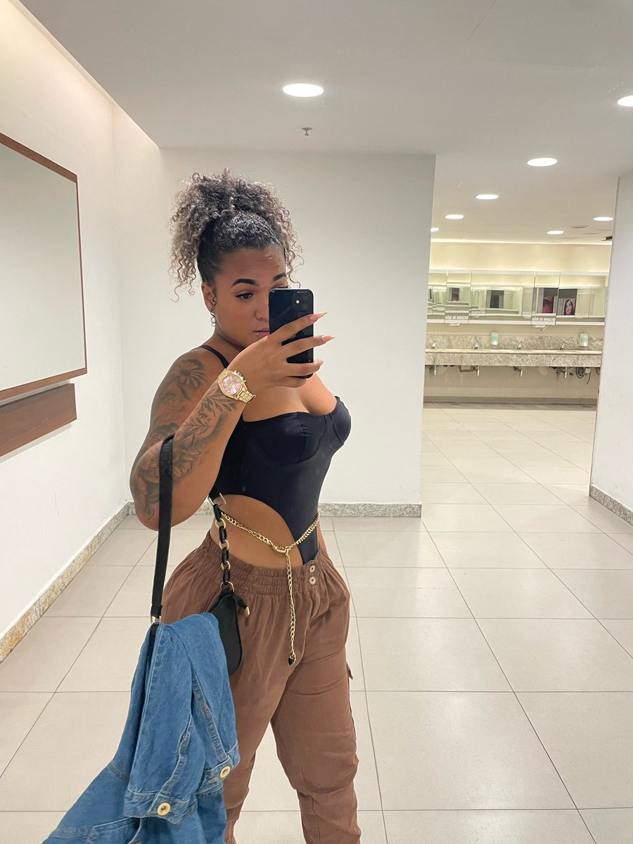 Kayylane_0's tweet photo. gata, chique e charmosa 🥱🖤🤎 https://t.co/oJPYjxAc2J