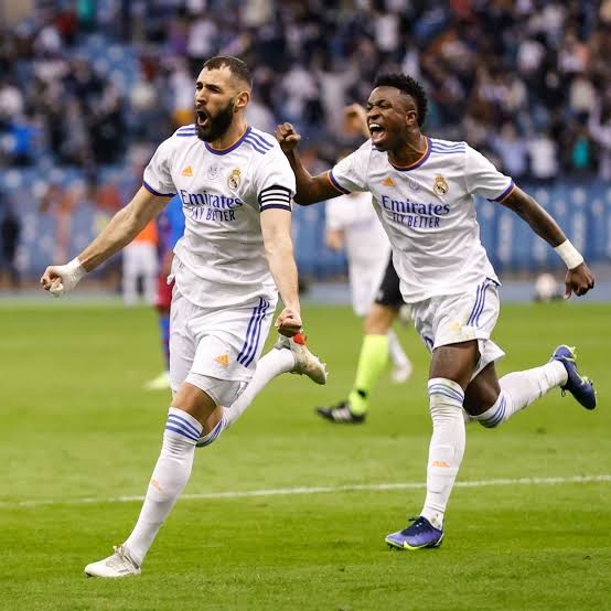 SpiritOfRM's tweet photo. Karim Benzema: “I spoke to Vini, he’s sad. it’s also normal. He deserved to win the Ballon d’Or”.

“I’ve nothing against Rodri, good player… but I’m in my sofa watching TV and Rodri doesn’t do anything that makes you say: wow!”, tells @elchiringuitotv.

#Benzema #Vini #Rodri https://t.co/R25rd2LXGZ